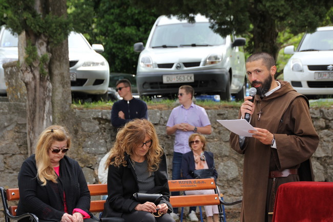 1005 Gospa Delorita 04