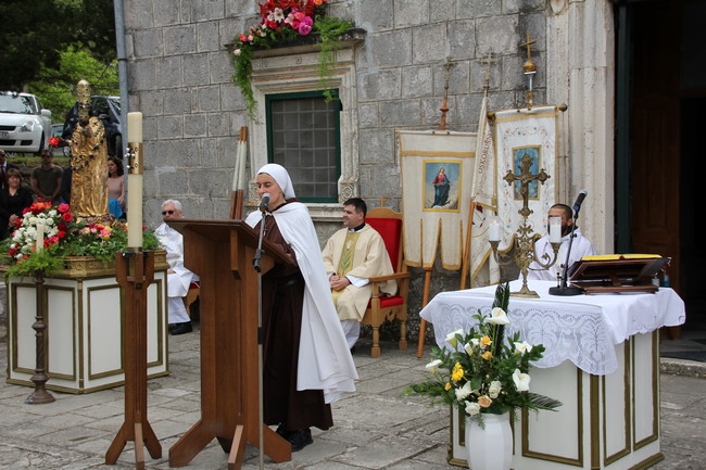 1005 Gospa Delorita 12