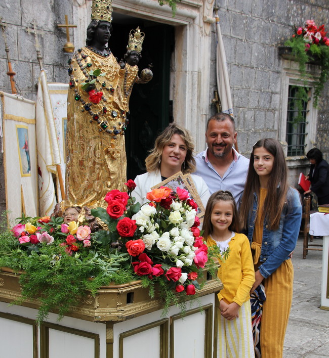 1005 Gospa Delorita 23