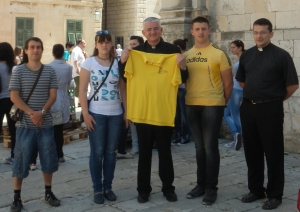 Mladi Kotorske biskupije krenuli na SKHM u Sisak